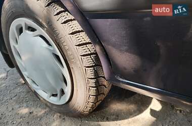 Седан Suzuki Swift 1993 в 