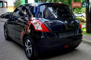 Хэтчбек Suzuki Swift 2012 в 