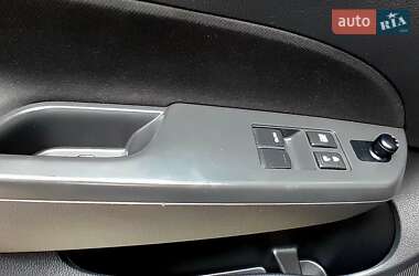 Хэтчбек Suzuki Swift 2012 в 