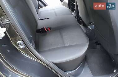 Хэтчбек Suzuki Swift 2012 в 