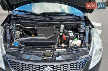 Хэтчбек Suzuki Swift 2012 в 