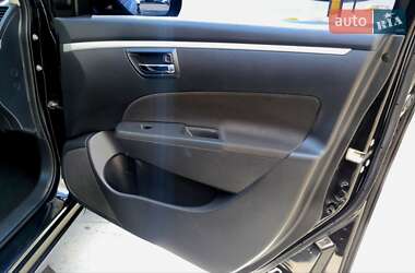 Хэтчбек Suzuki Swift 2012 в 