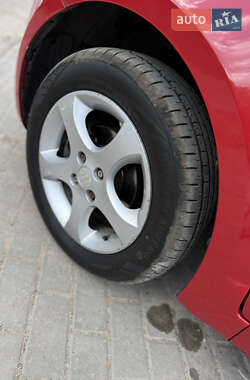 Хэтчбек Suzuki Swift 2006 в 