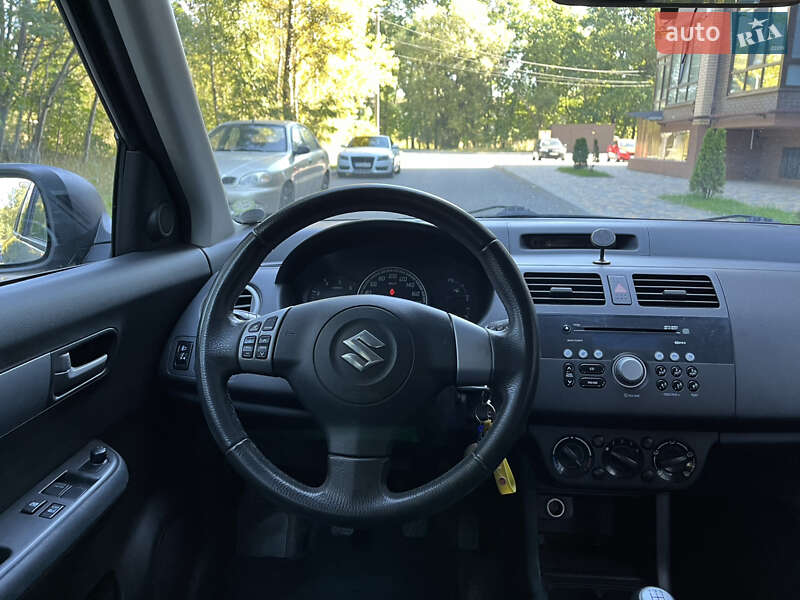 Хэтчбек Suzuki Swift 2008 в Чернигове