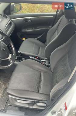 Хэтчбек Suzuki Swift 2012 в 