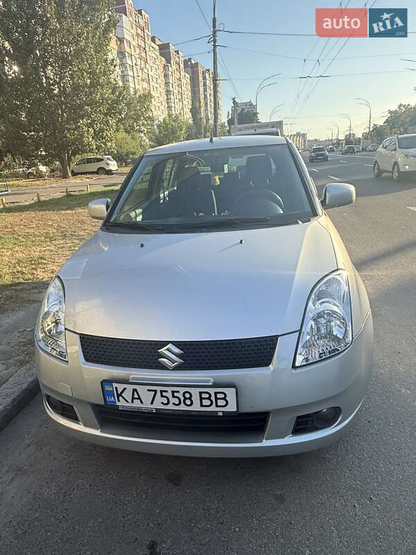 Хэтчбек Suzuki Swift 2006 в 