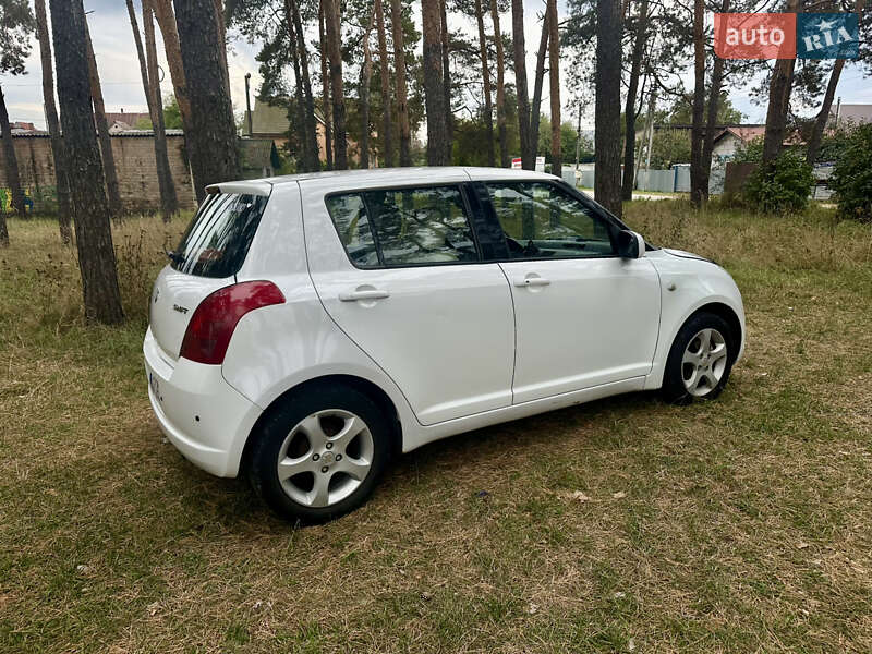 Хэтчбек Suzuki Swift 2008 в Киеве