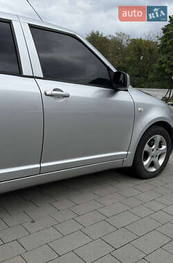 Хэтчбек Suzuki Swift 2007 в 