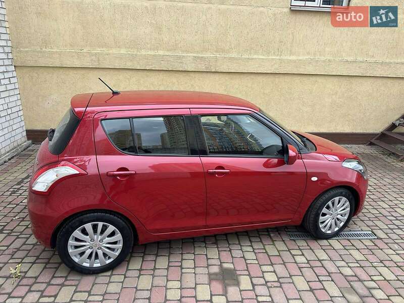 Хетчбек Suzuki Swift 2013 в Києві