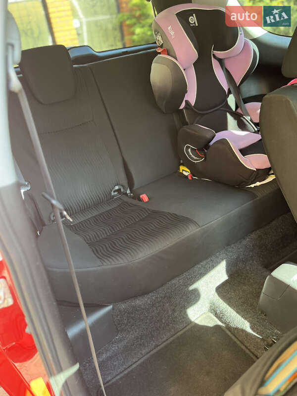 Хэтчбек Suzuki Swift 2010 в Львове фото 10 Хэтчбек Suzuki Swift 2010 в Львове