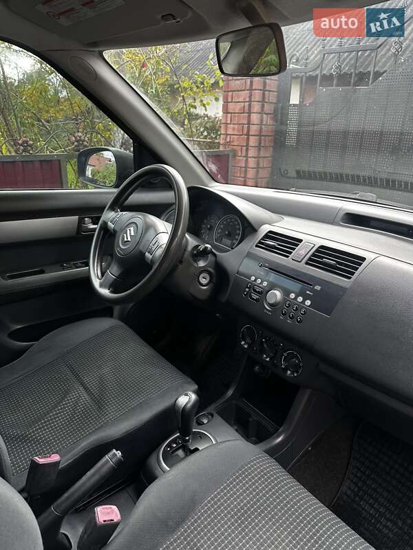 Хэтчбек Suzuki Swift 2006 в Надворной