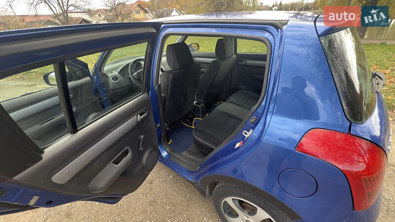 Хэтчбек Suzuki Swift 2006 в Коломые