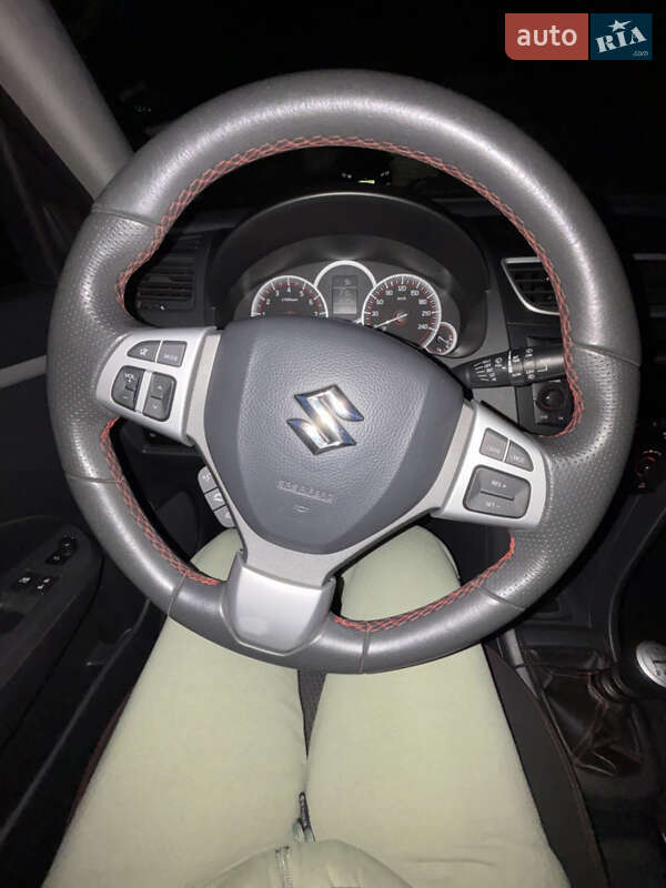 Хэтчбек Suzuki Swift 2014 в Киеве фото 21 Хэтчбек Suzuki Swift 2014 в Киеве