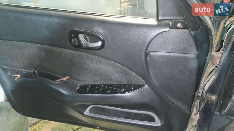 Седан Suzuki Swift 1993 в Києві фото 12 Седан Suzuki Swift 1993 в Києві