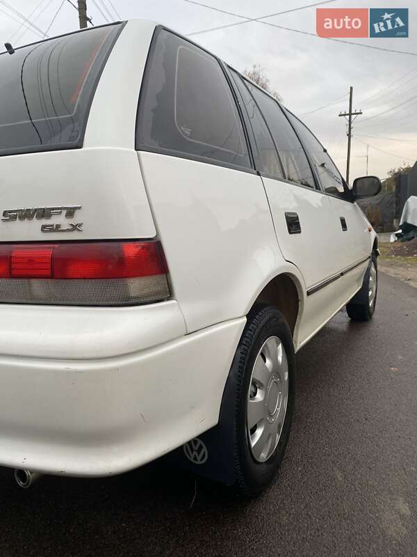 Хэтчбек Suzuki Swift 2001 в Владимире фото 2 Хэтчбек Suzuki Swift 2001 в Владимире