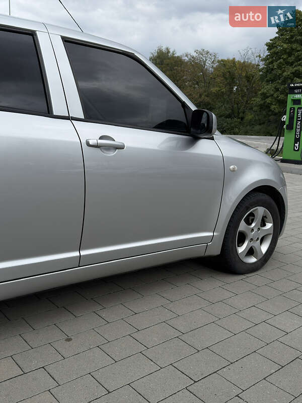 Хетчбек Suzuki Swift 2007 в Львові