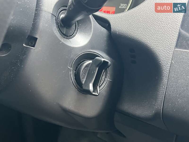 Хэтчбек Suzuki Swift 2008 в Киеве