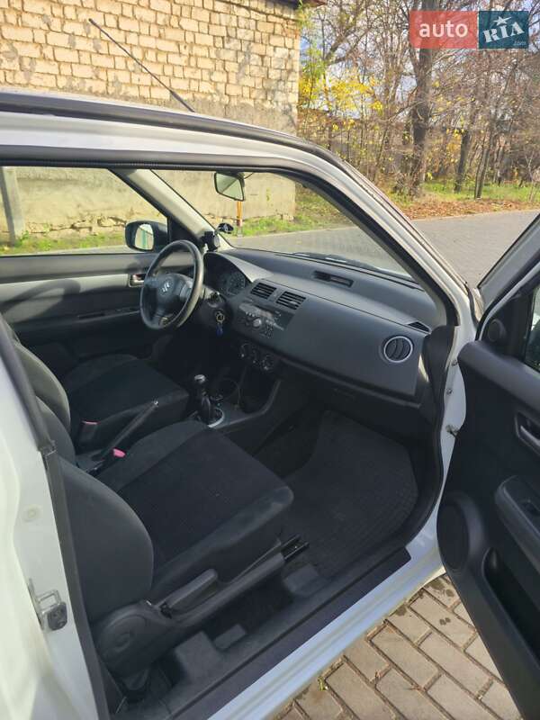 Хетчбек Suzuki Swift 2008 в Миколаєві фото 7 Хетчбек Suzuki Swift 2008 в Миколаєві