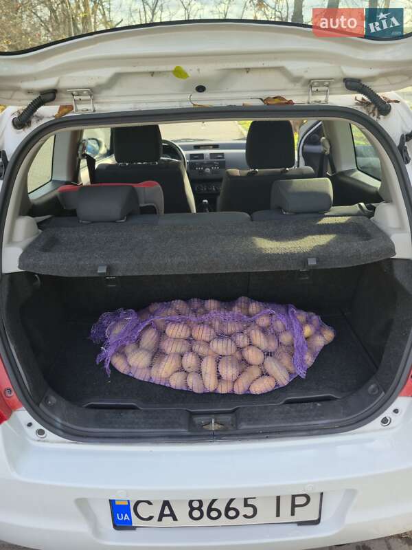 Хетчбек Suzuki Swift 2008 в Миколаєві фото 8 Хетчбек Suzuki Swift 2008 в Миколаєві