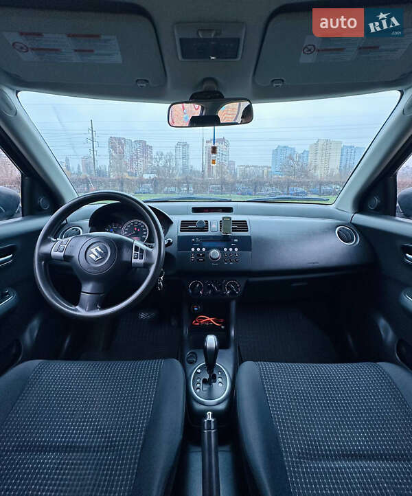 Хэтчбек Suzuki Swift 2006 в Киеве
