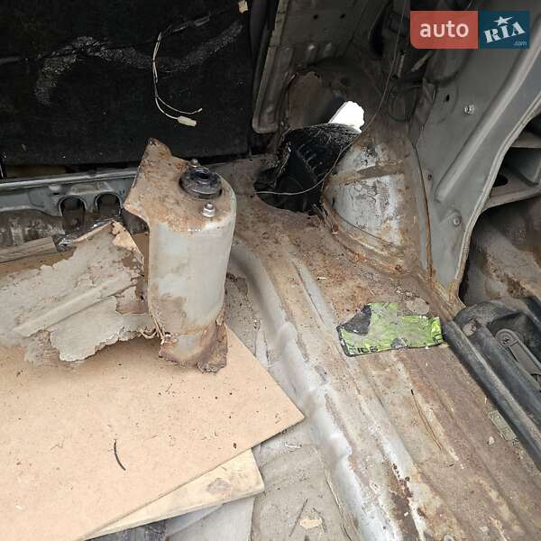 Седан Suzuki Swift 2003 в Киеве