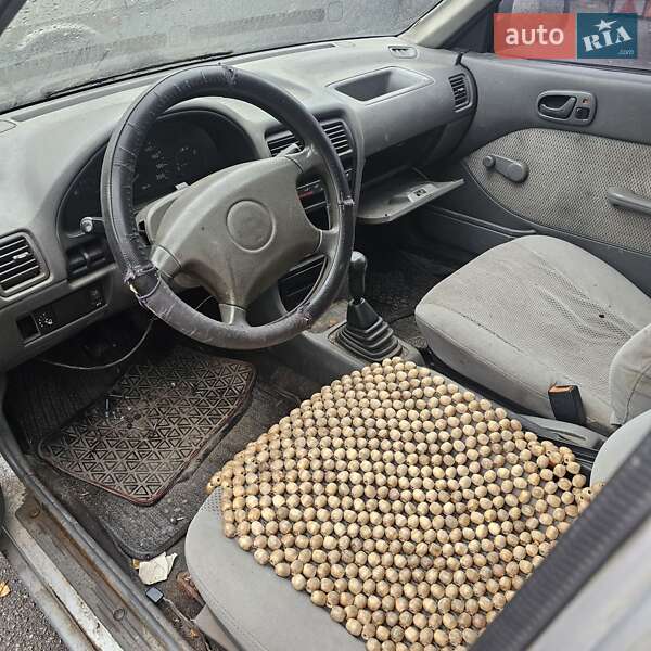 Седан Suzuki Swift 2003 в Киеве