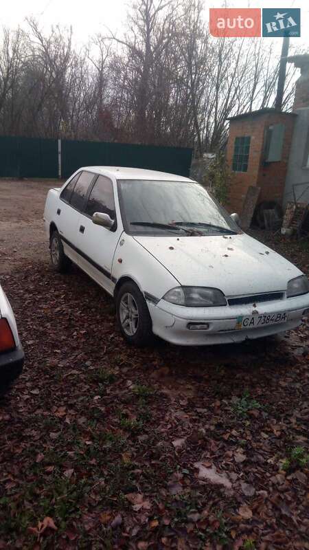 Седан Suzuki Swift 1995 в Конотопе