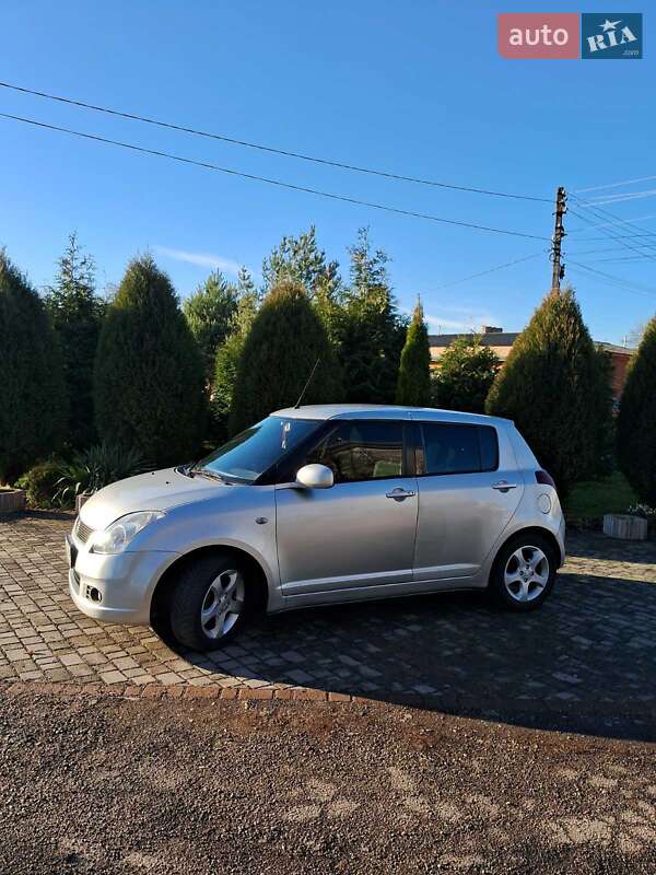 Хетчбек Suzuki Swift 2008 в Чернівцях