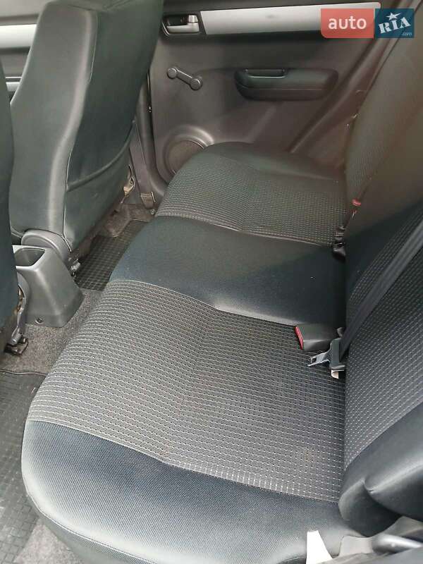 Хетчбек Suzuki Swift 2008 в Чернівцях