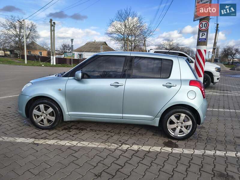 Хэтчбек Suzuki Swift 2008 в Николаеве