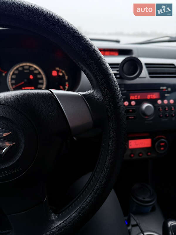 Хэтчбек Suzuki Swift 2007 в Кременчуге фото 4 Хэтчбек Suzuki Swift 2007 в Кременчуге