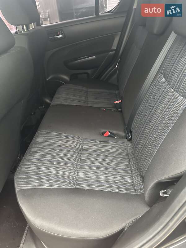 Хэтчбек Suzuki Swift 2016 в Киеве фото 15 Хэтчбек Suzuki Swift 2016 в Киеве