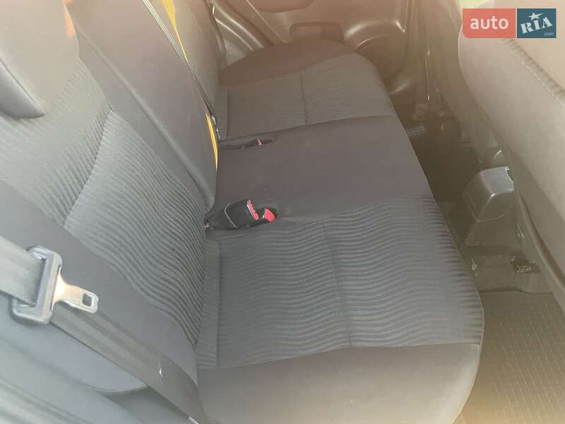 Хэтчбек Suzuki Swift 2011 в Киеве фото 13 Хэтчбек Suzuki Swift 2011 в Киеве