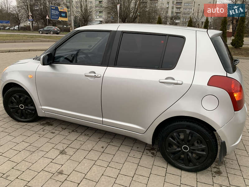 Хэтчбек Suzuki Swift 2005 в Дрогобыче фото 12 Хэтчбек Suzuki Swift 2005 в Дрогобыче