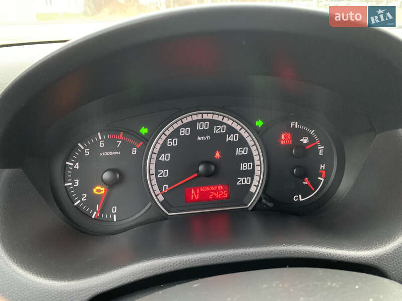 Хэтчбек Suzuki Swift 2005 в Дрогобыче фото 21 Хэтчбек Suzuki Swift 2005 в Дрогобыче