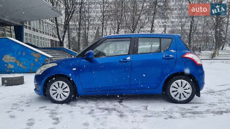 Хэтчбек Suzuki Swift 2012 в Киеве