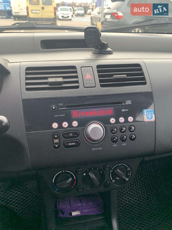 Хэтчбек Suzuki Swift 2005 в Дрогобыче фото 25 Хэтчбек Suzuki Swift 2005 в Дрогобыче