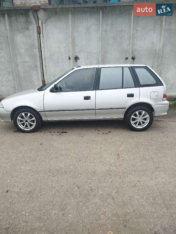 Хэтчбек Suzuki Swift 2003 в Сарнах фото 4 Хэтчбек Suzuki Swift 2003 в Сарнах