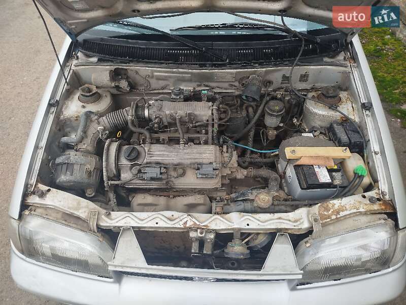 Хэтчбек Suzuki Swift 2003 в Сарнах фото 18 Хэтчбек Suzuki Swift 2003 в Сарнах