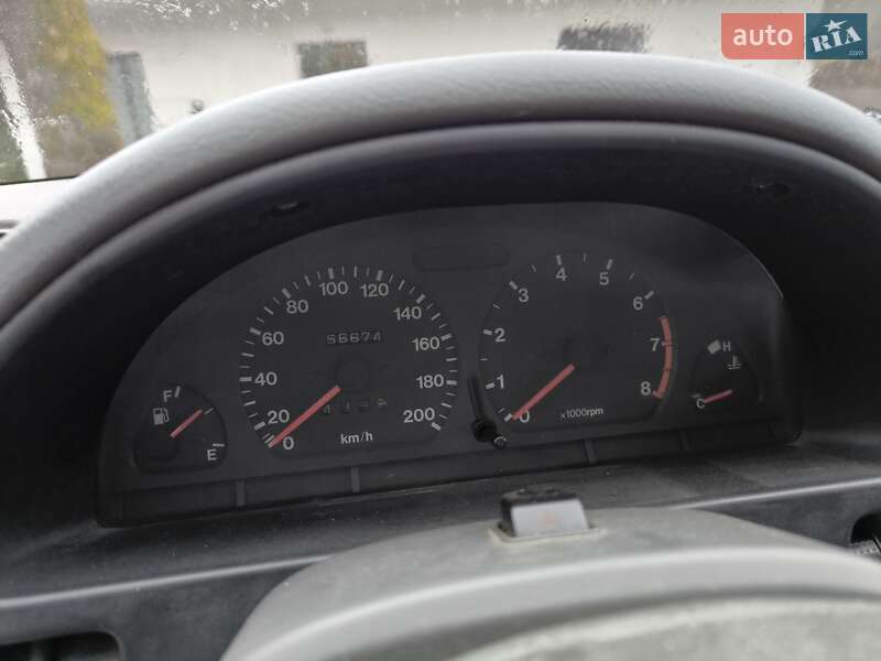 Хэтчбек Suzuki Swift 2003 в Ужгороде