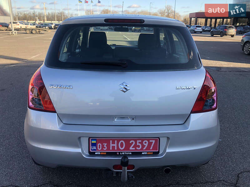 Хэтчбек Suzuki Swift 2010 в Мироновке