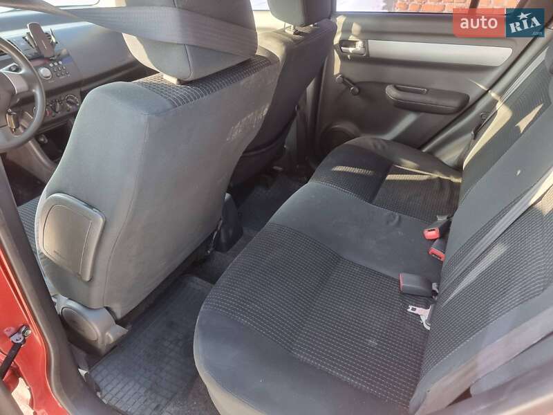 Хэтчбек Suzuki Swift 2007 в Шостке