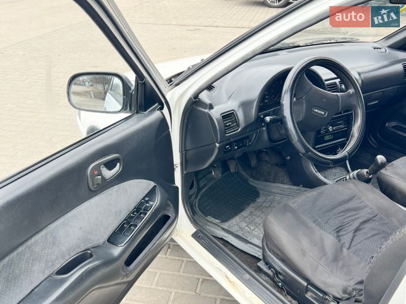 Седан Suzuki Swift 1996 в Кременчуге