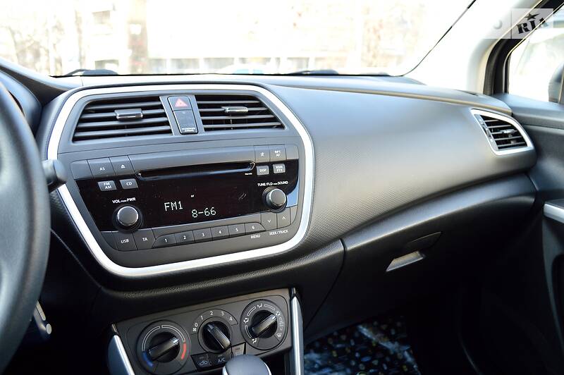 Позашляховик / Кросовер Suzuki SX4 2014 в Одесі