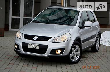 Позашляховик / Кросовер Suzuki SX4 2012 в 
