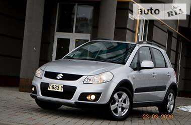Позашляховик / Кросовер Suzuki SX4 2012 в 