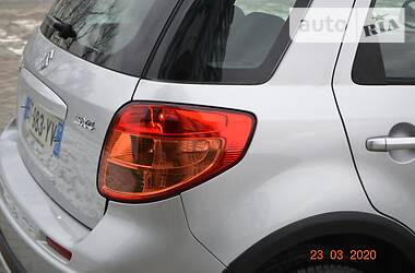 Позашляховик / Кросовер Suzuki SX4 2012 в 
