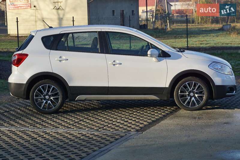 Внедорожник / Кроссовер Suzuki SX4 2014 в Луцке