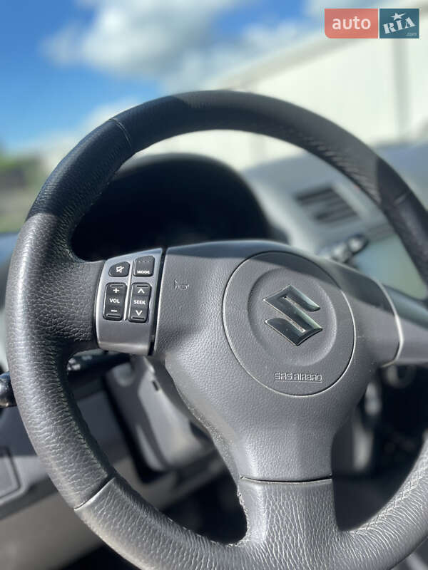 Позашляховик / Кросовер Suzuki SX4 2012 в Ужгороді