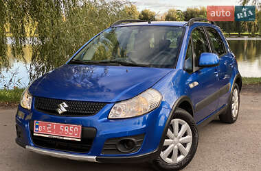 Позашляховик / Кросовер Suzuki SX4 2010 в Рівному